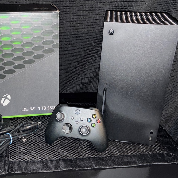 Microsoft XBOX Series X 1882 1Tb SSD Game System~ In Box*Controller*Manual*EUC - Picture 1 of 12